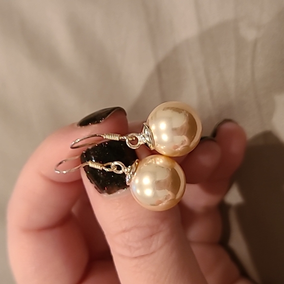 Pearl drop sterling silver drop earrings - Picture 2 of 4